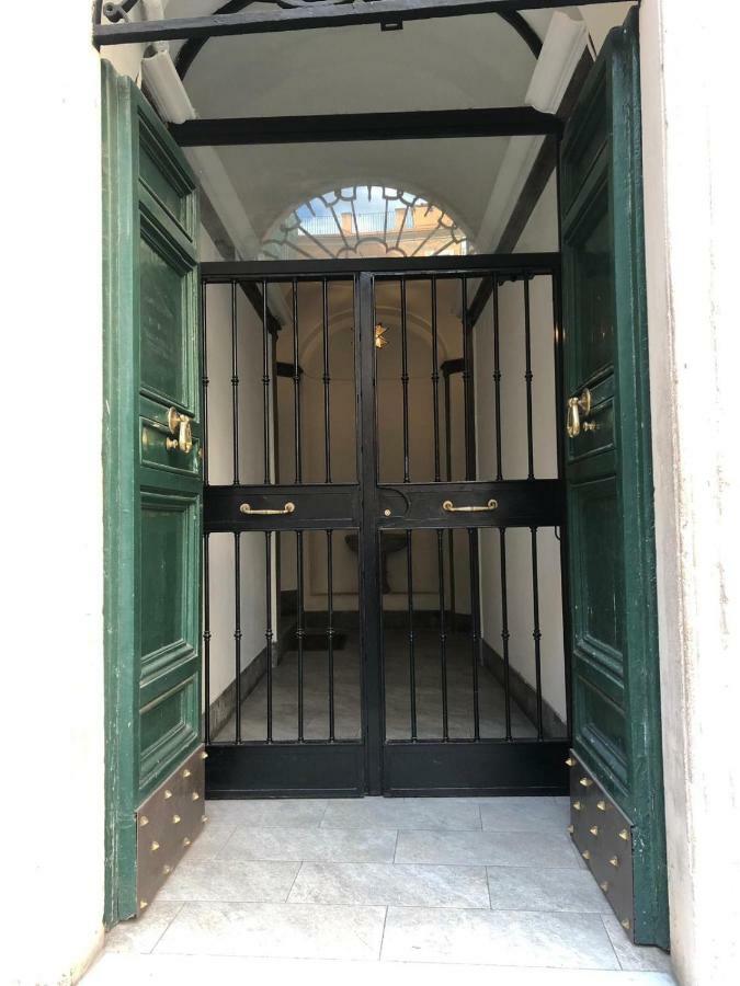 Pantheon Luxury Suite Рим Екстер'єр фото